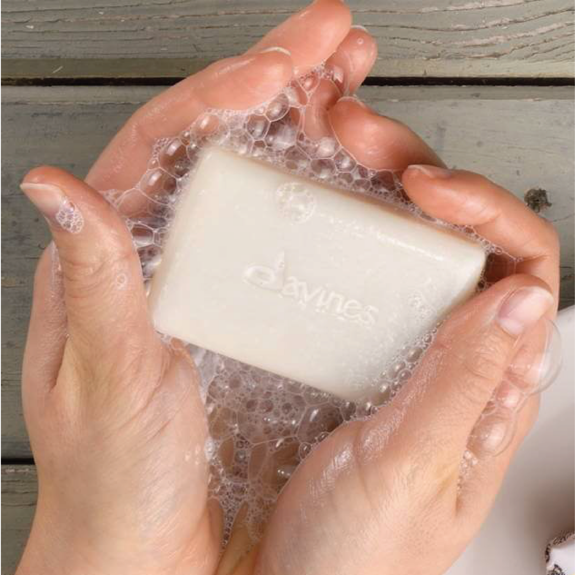 Davines Momo Solid Shampoo Bar For Dry Hair 100g